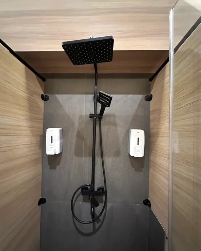 Rain shower cubicle